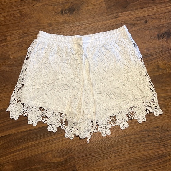White Lace Shorts - Picture 1 of 3